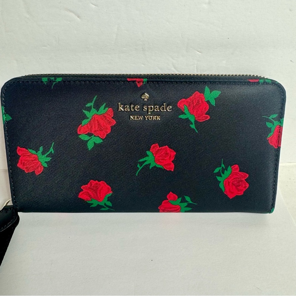 NWT. Kate Spade Chelsea Rose Toss Printed Large Continental Wallet.